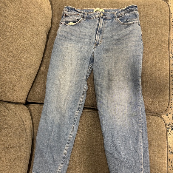Abercrombie & Fitch Denim - Abercrombie Mom Jean size 32